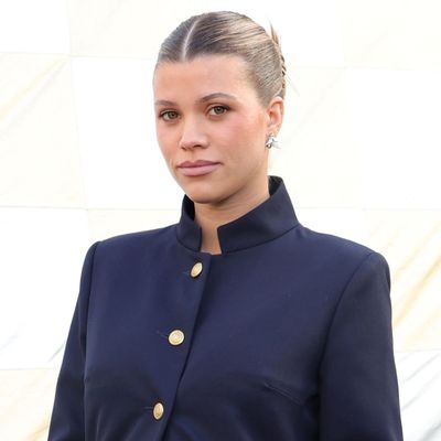 Sofia Richie Grainge Unbuttons the Military Jacket Trend to Spotlight Her Baby Bump