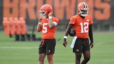 Browns Coach Dodges Question About Giving Shedeur Sanders Playing Time