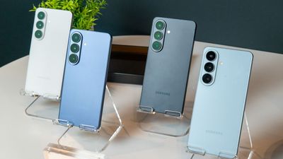 Samsung Galaxy S26 vs. Google Pixel 10: Which small phone is worth buying?