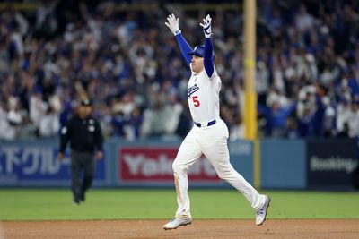 Freeman’s walk-off homer lifts Dodgers over Blue Jays in 18-inning World Series epic