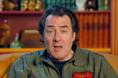 Jonathan Ross warned by Celebrity Traitors bosses on what he’s ‘allowed to talk about’