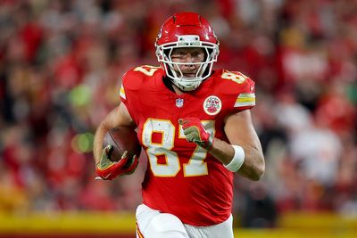 Travis Kelce celebrates 100th touchdown with on-field nod to Taylor Swift