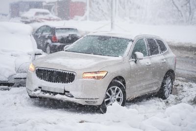 The 10 Things You Must Have in Your Car’s Winter Emergency Kit
