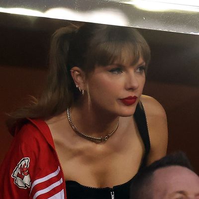 Taylor Swift's Kansas City Chiefs vs. Washington Commanders Game Outfit Is Worth the Wait