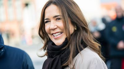 Queen Mary’s genius styling trick for wearing a trench in frosty weather has me re-thinking my autumn outfits