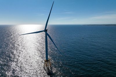 Offshore wind projects feel brunt of Trump policy decisions - Roll Call