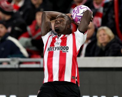 Long-throw trend prompts Ifab to consider time limit for taking throw-ins