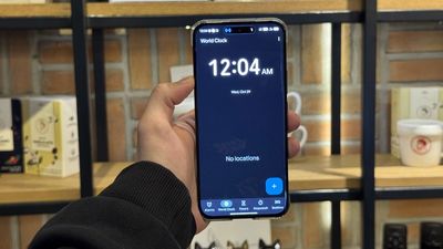 Google Clock update ditches wallpaper chaos for a cleaner alarm screen