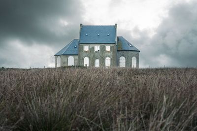 Selling Your Haunted House? What You Have to Tell Buyers (and What You Don’t)