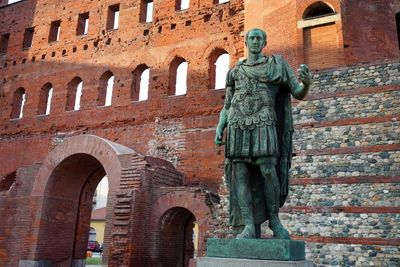 Et tu? More Queensland high schools taught wrong Caesar topic as student speaks out after exam