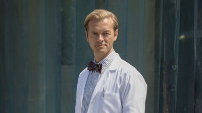 Why Does Ducky Talk To Bodies On NCIS? Origins' Showrunner And Younger Actor Talk 'Difficult' Story And More