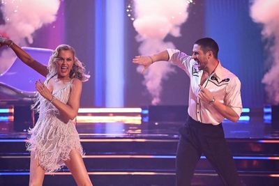 Elaine Hendrix Misses 'DWTS' Halloween Episode After Rehearsal Injury — Will She Be Back?