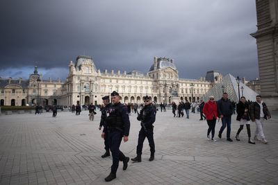 Thief invited by Louvre to appear on podcast warned of security lapses