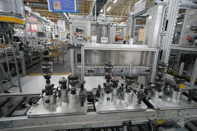 Ministers urged to speed up support for UK car industry amid rising energy costs