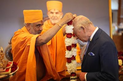 King and Queen visit west London Hindu temple to celebrate 30th anniversary