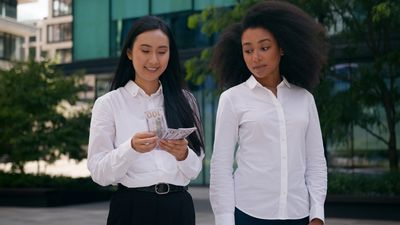 9 Reasons Your Friends Are Jealous Of Your Success and How to Stop It