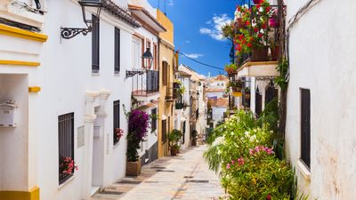 I Asked ChatGPT How To Retire in Spain on $500K: Here’s What It Said