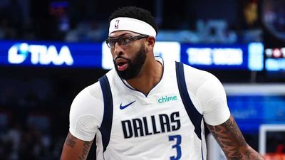 Anthony Davis Leaves Mavericks-Pacers Game Early With Left Leg Soreness