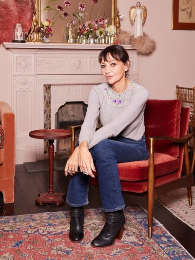 Pearl Lowe to auction rare vintage homeware collection following her move back to London