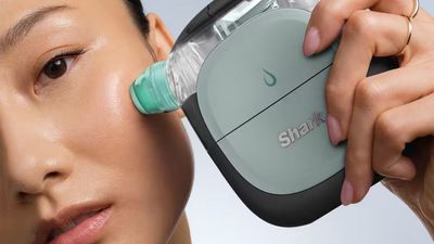 I just tried the Shark FacialPro Glow — and this feature is a game changer