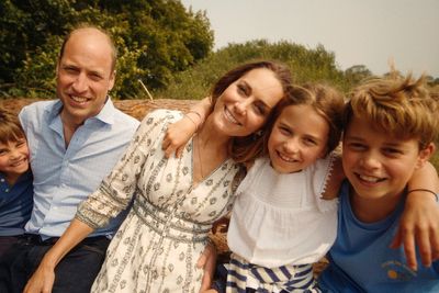 William and Kate win court battle over publication of family holiday snaps
