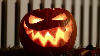 'Scream 7' Divides Audiences This Halloween: Horror Fans Love It, Religious Viewers Call It Disturbing