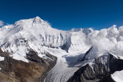 Helicopter crashes near Everest base camp during rescue attempt