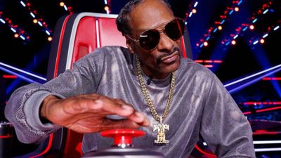 ‘I Make It Fun.’ Snoop Dogg Opens Up About His Favorite Part Of The Voice, And I Love The Ritual He Started With The Other Coaches