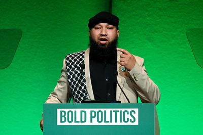 Police investigate racial abuse of Green deputy leader at London station