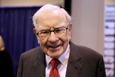 Buffett's Berkshire Hathaway Sells 401K DaVita Shares Two Days Before Q3 Earnings Decline