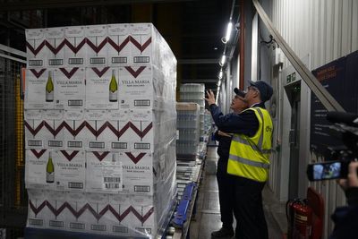 Business Secretary announces electricity discounts of £420 million