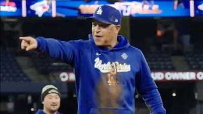 Dave Roberts Hilariously Face-Plants on Field During Race vs. Dodgers Player