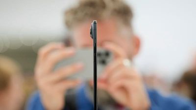 Apple delivers strong results despite global trade war and AI rivalry