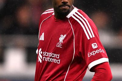 Arne Slot provides Alexander Isak injury update amid Liverpool crisis