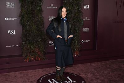 Billie Eilish to billionaires: 'No hate, but give your money away, shorties”