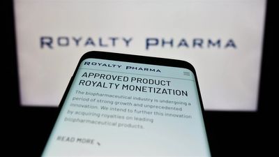 How Royalty Pharma Prints Cash Without Biotech's Biggest Risks