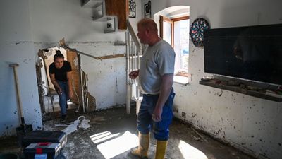 Polish soldiers adopt an orphaned bear cub. He grows up to become a private in the army — and a war hero