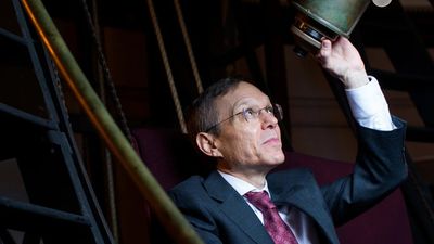 NASA Faces Pressure from Avi Loeb to Release 3I/ATLAS Photos — His Controversial Hypotheses Back in Focus