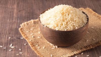 Experts recommend leaving a bowl of rice in your wardrobe this November — here's why