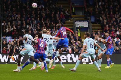 Crystal Palace back to winning ways as Brentford fail to fire