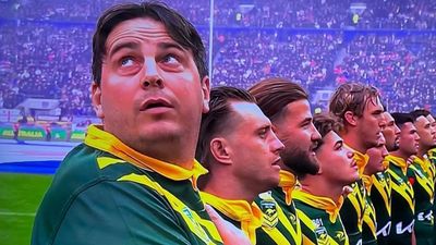 Infamous Prankster Arrested After Invading Ashes Pitch & Linking Arms With The Kangaroos