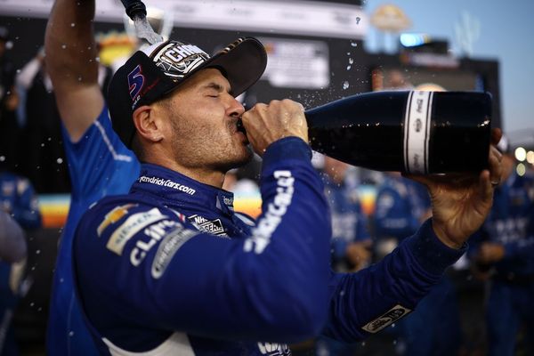 Kyle Larson steals NASCAR Cup title in overtime; Blaney wins wild Phoenix finale