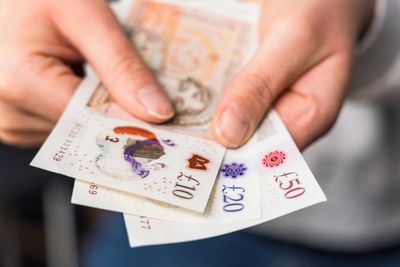 These are the reasons why Brits don’t like talking about money