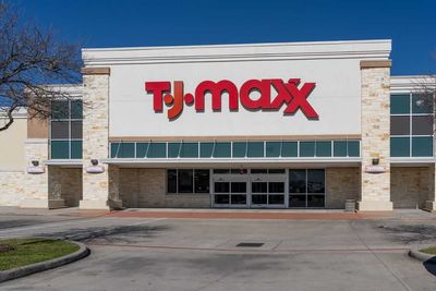 Are Wall Street Analysts Predicting TJX Companies Stock Will Climb or Sink?