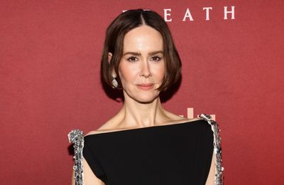 Sarah Paulson spat potato chip in Kim Kardashian's eye