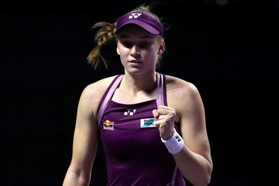 WTA Finals live: Rybakina stuns Swiatek in remarkable comeback as Anisimova eliminates Keys