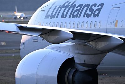 Lufthansa Gets Temporary Reprieve as Pilots Union Delays Strike Over Pension Issue