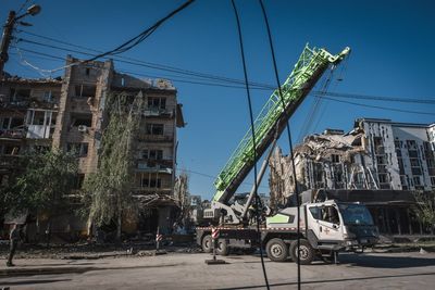 Can Ukraine Save Pokrovsk? Elite Troops Deployed as Russian Siege Tightens