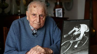 Olympic torchbearer and 1948 gold medallist Charles Coste dies at 101