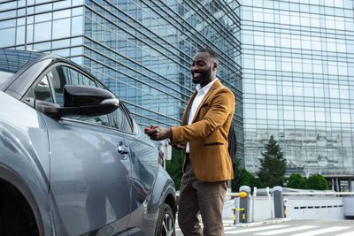 The exact amount of money you need to earn to be among New York's ultra-wealthy club has been revealed—and it's 7x the average wage